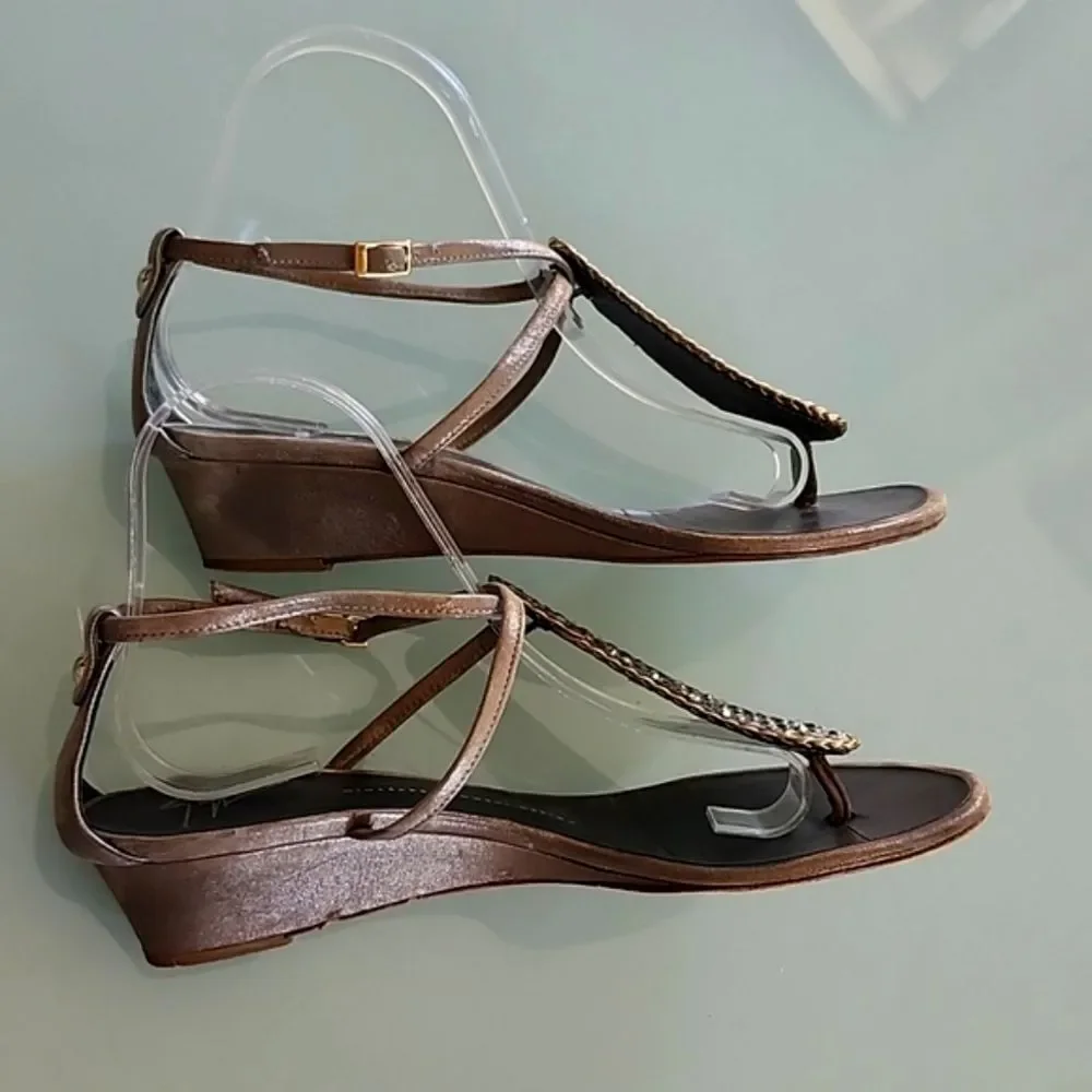 Giuseppe‎ Zanotti Crystal Embellished T-Strap Boho Luxe  Chic Sandals Size 39.5